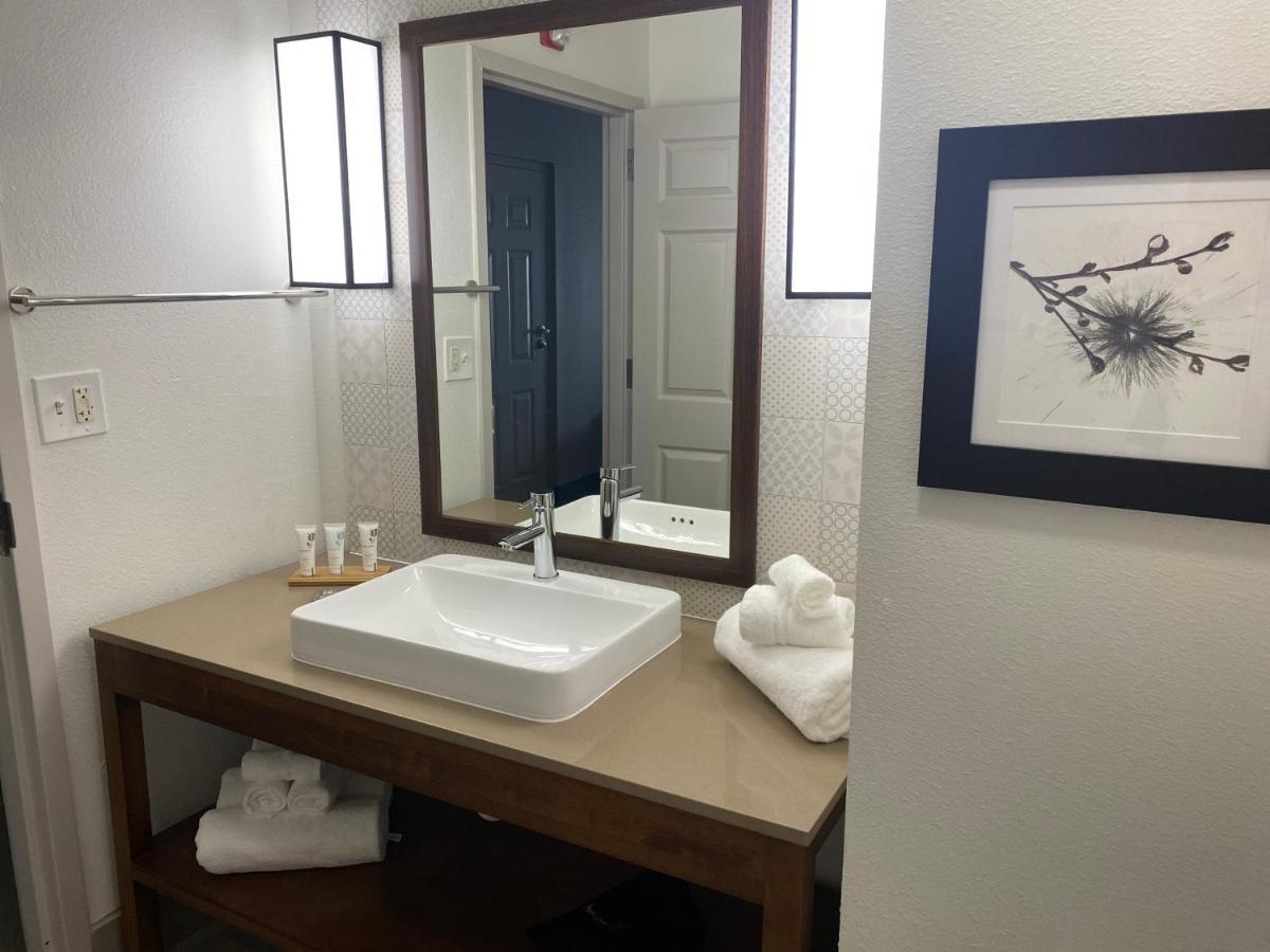 Country Inn & Suites By Radisson, Rj Stadium - Tampa Airport East エクステリア 写真