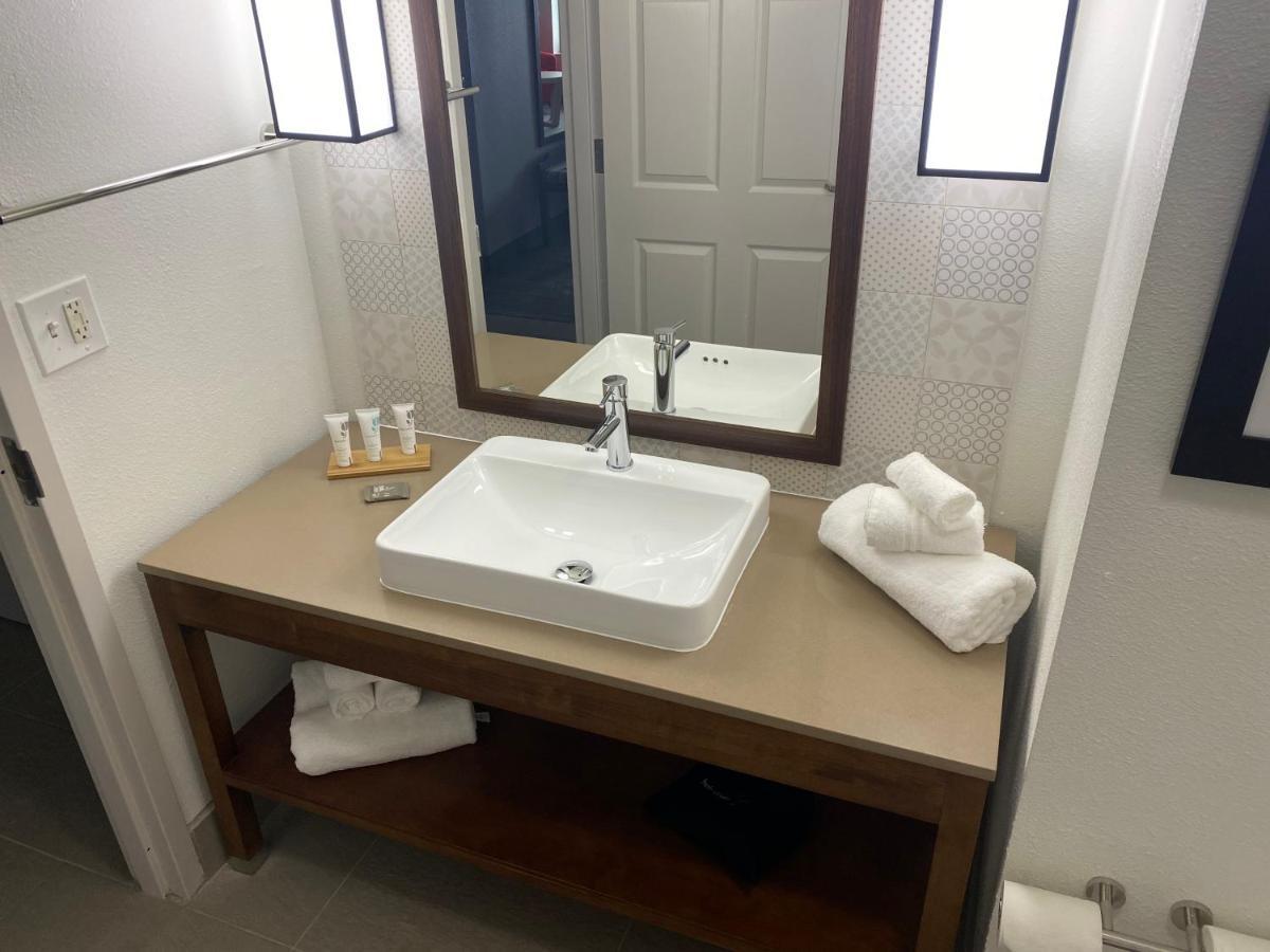 Country Inn & Suites By Radisson, Rj Stadium - Tampa Airport East エクステリア 写真