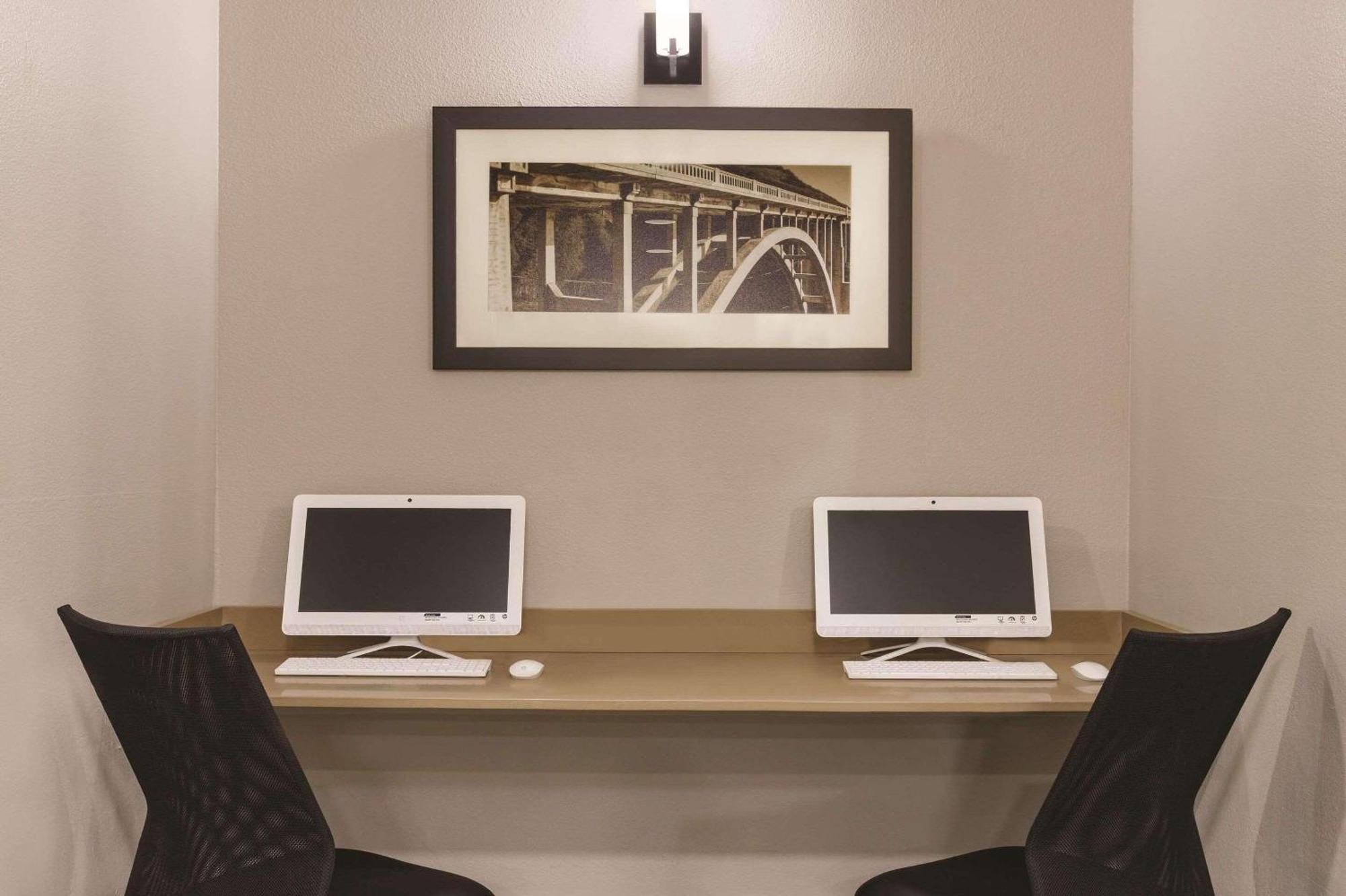 Country Inn & Suites By Radisson, Rj Stadium - Tampa Airport East エクステリア 写真