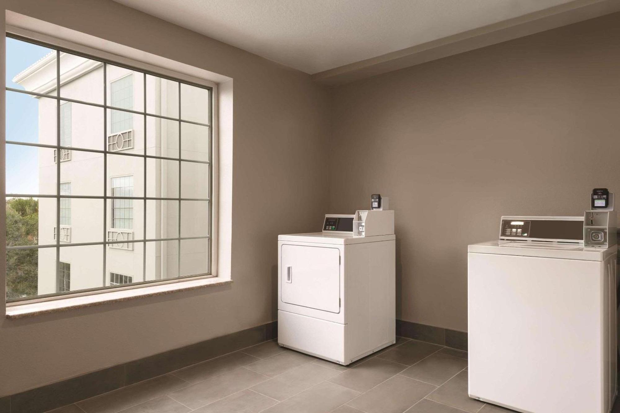 Country Inn & Suites By Radisson, Rj Stadium - Tampa Airport East エクステリア 写真