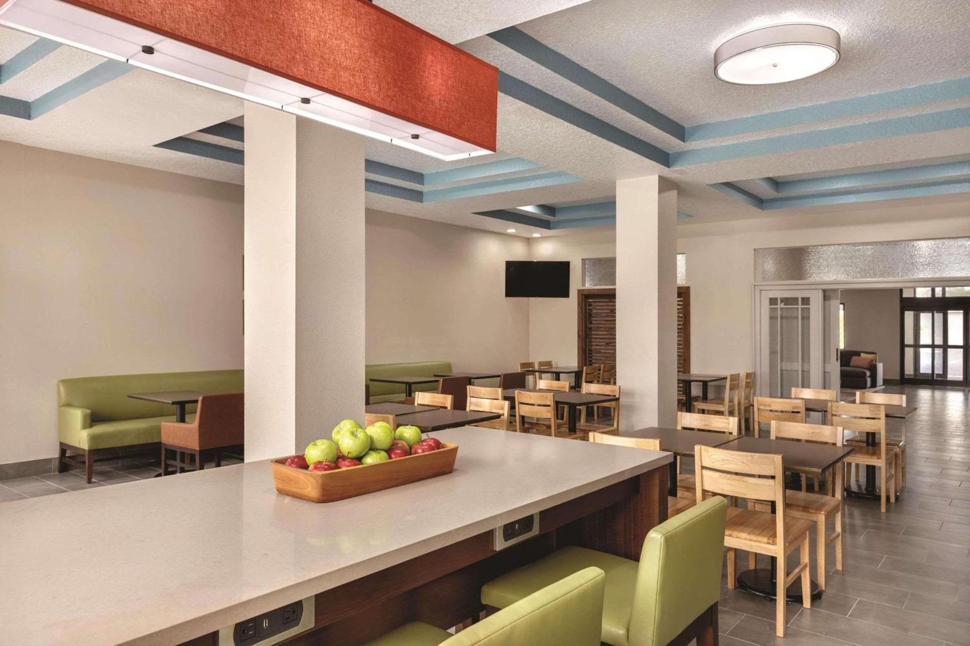 Country Inn & Suites By Radisson, Rj Stadium - Tampa Airport East エクステリア 写真
