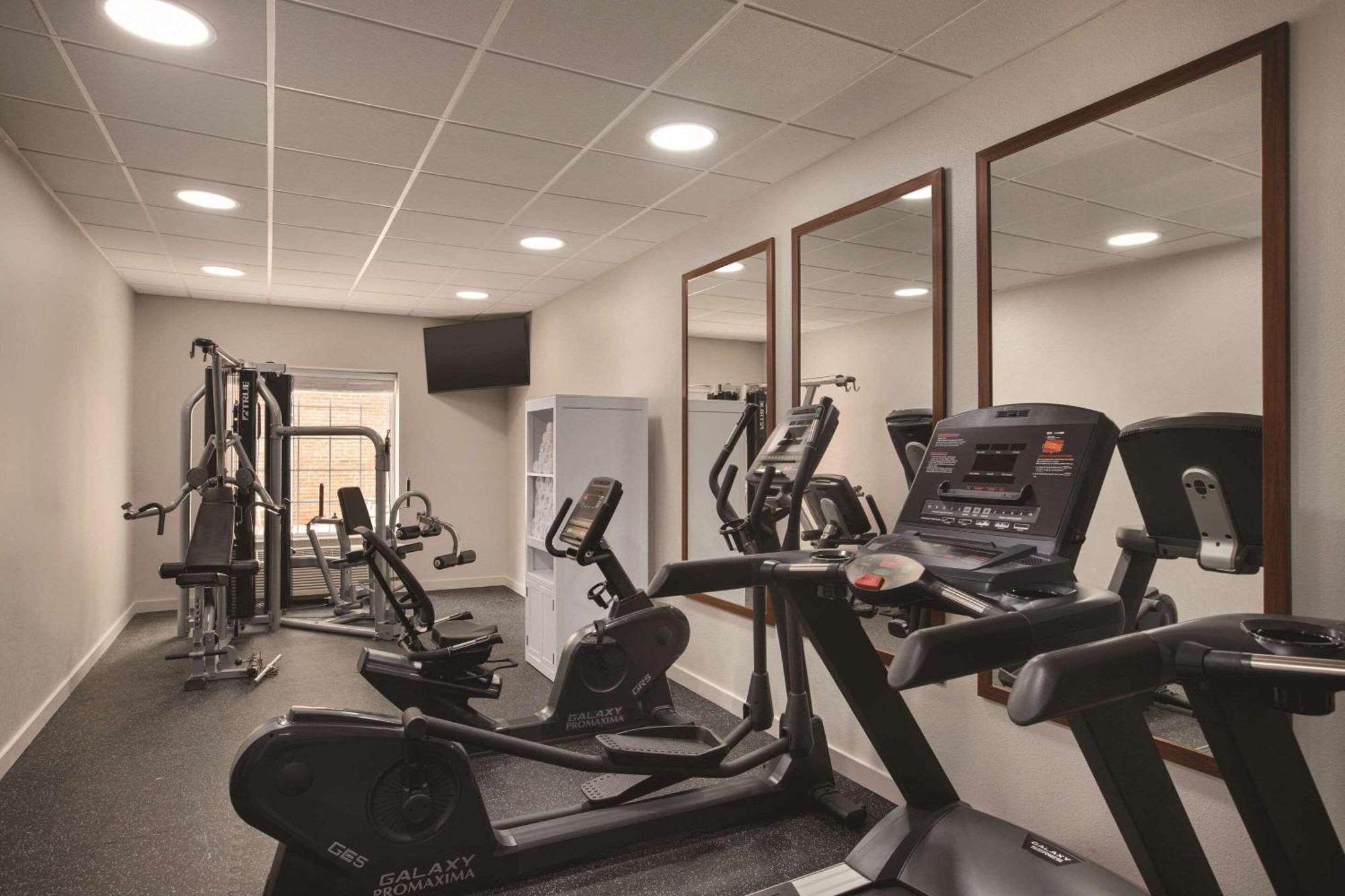 Country Inn & Suites By Radisson, Rj Stadium - Tampa Airport East エクステリア 写真