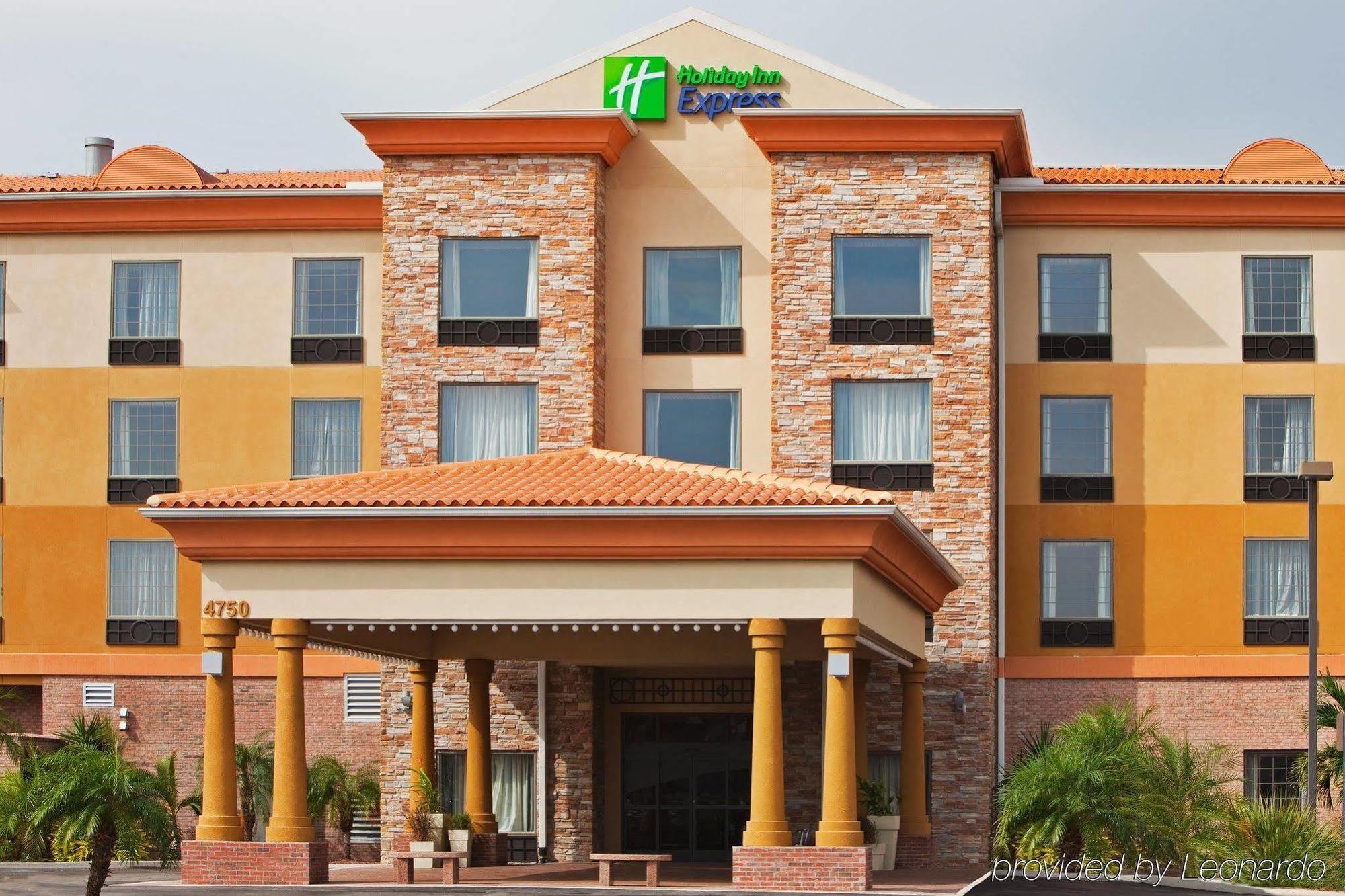 Country Inn & Suites By Radisson, Rj Stadium - Tampa Airport East エクステリア 写真